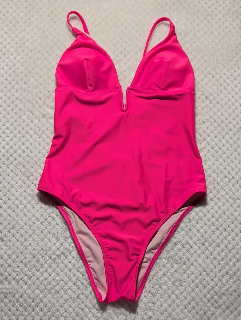 Cupshe V-Neck Crisscross Back One Piece Swimsuit